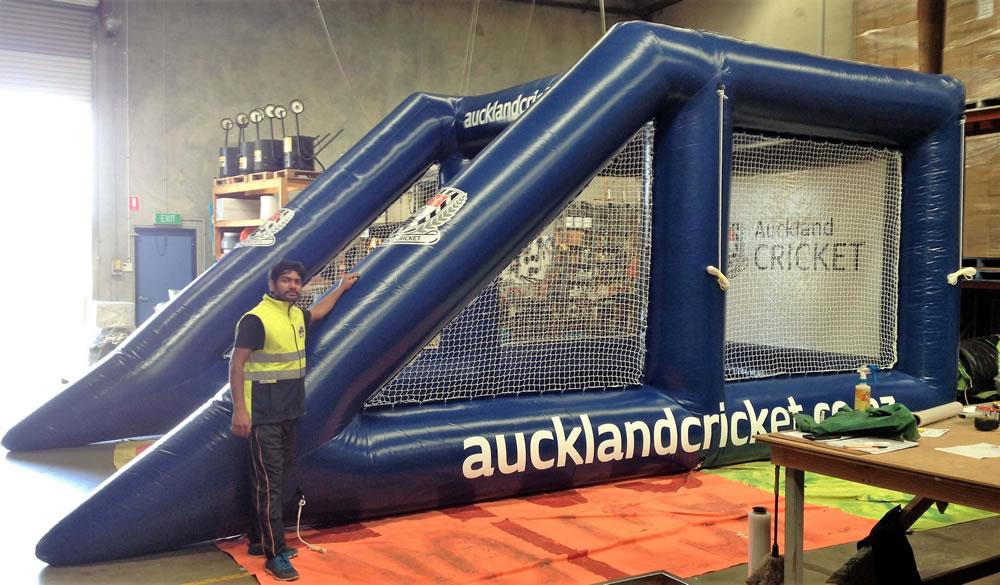 inflatable-cricket-game