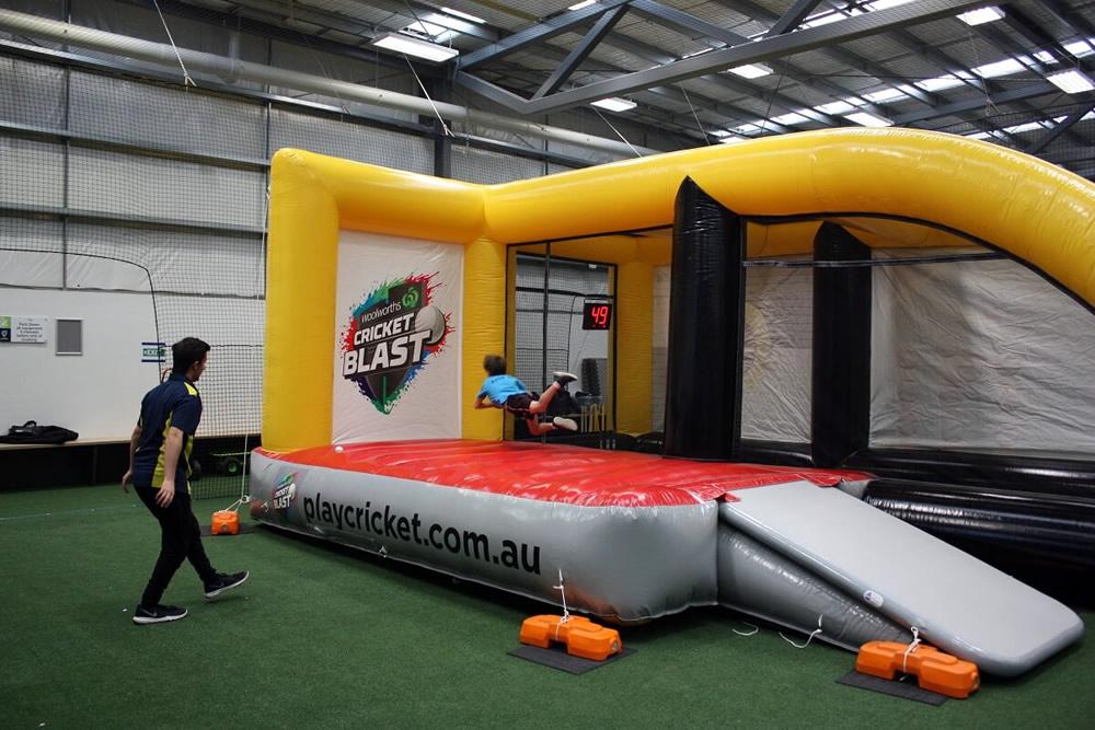 play-cricket-inflatable