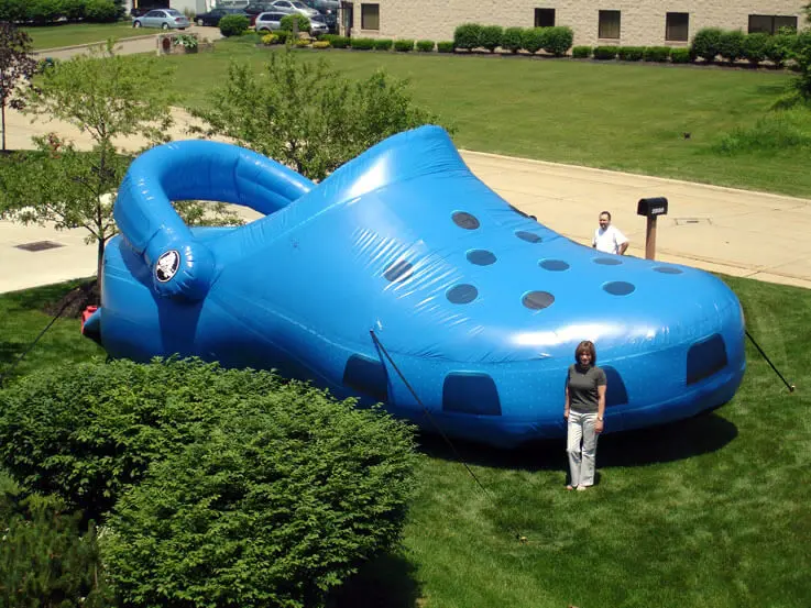 giant-shoe-replica
