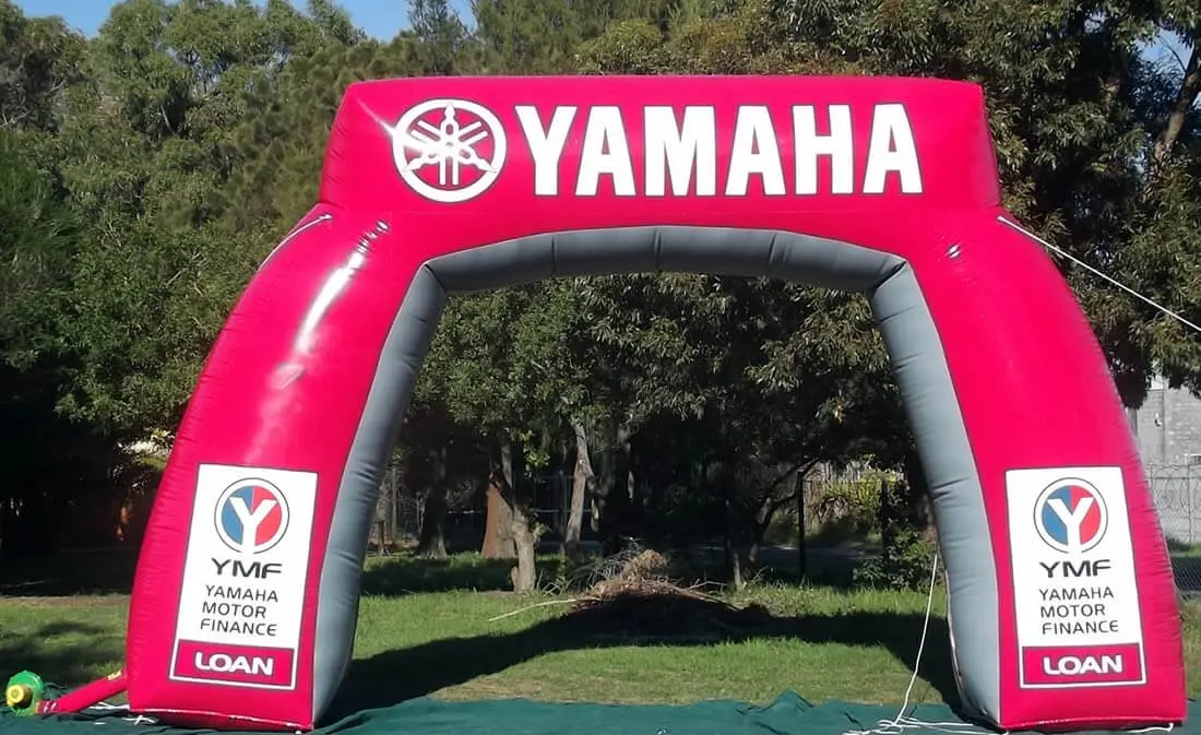 custom-yamaha-event-arch