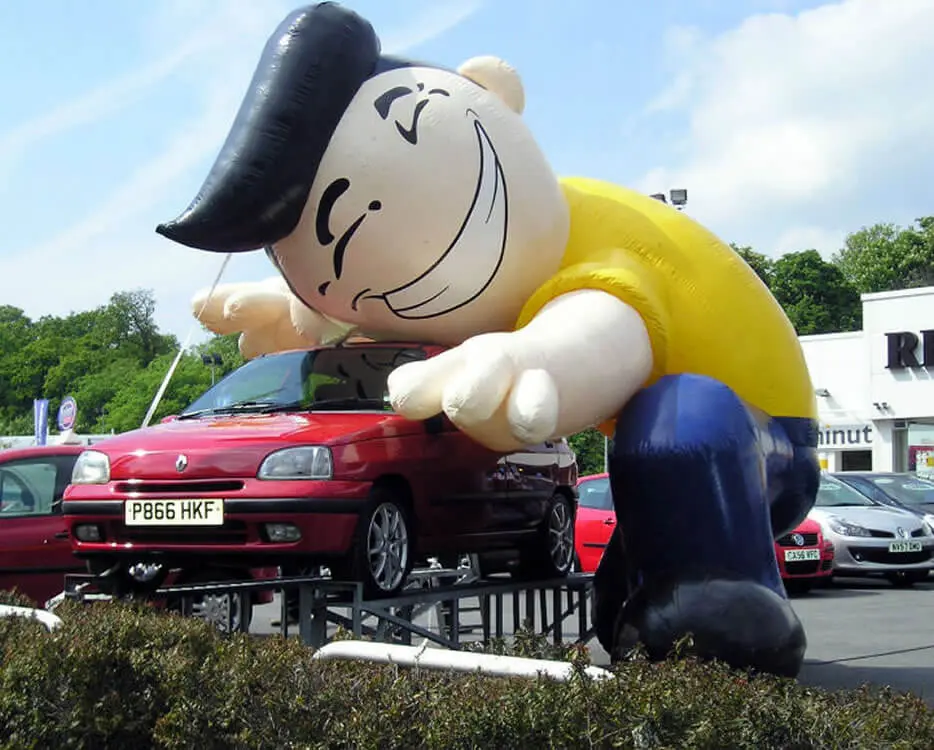 car-hugger-branding-inflatable