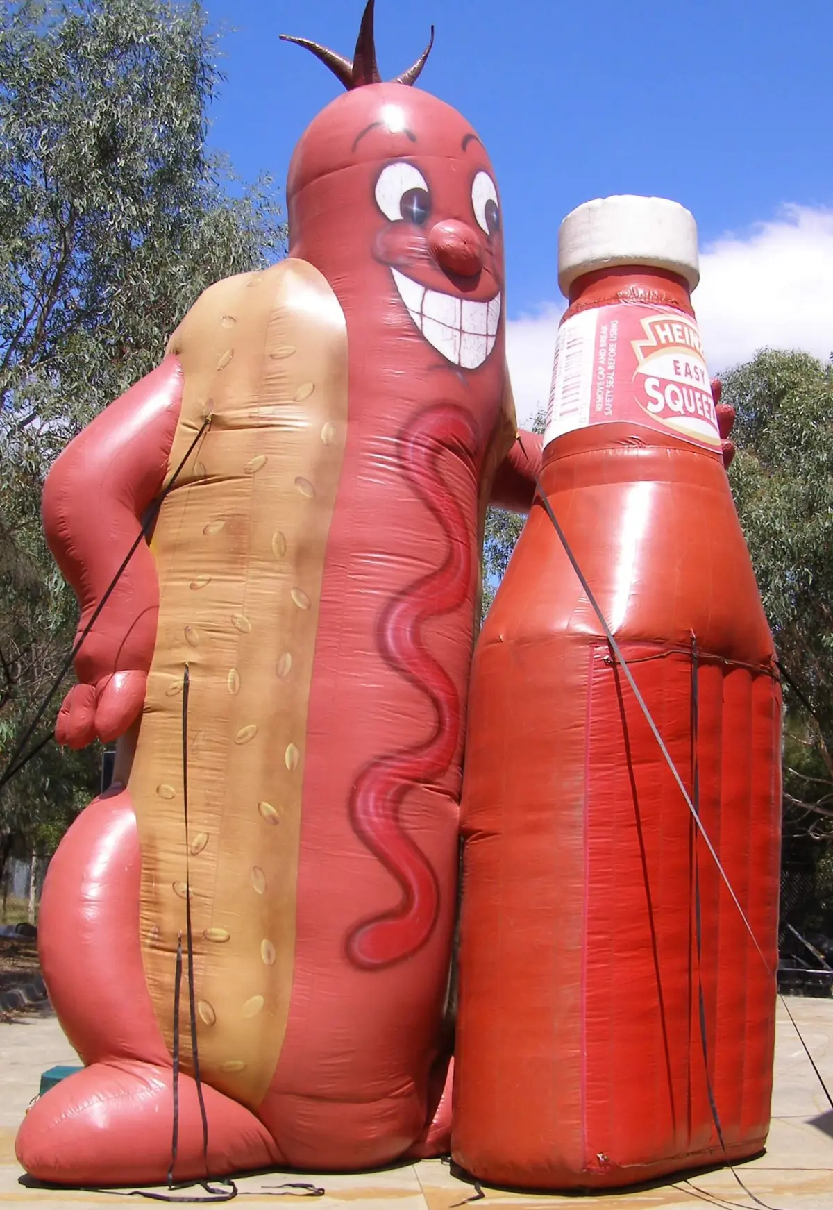 hot-dog-character-inflatable