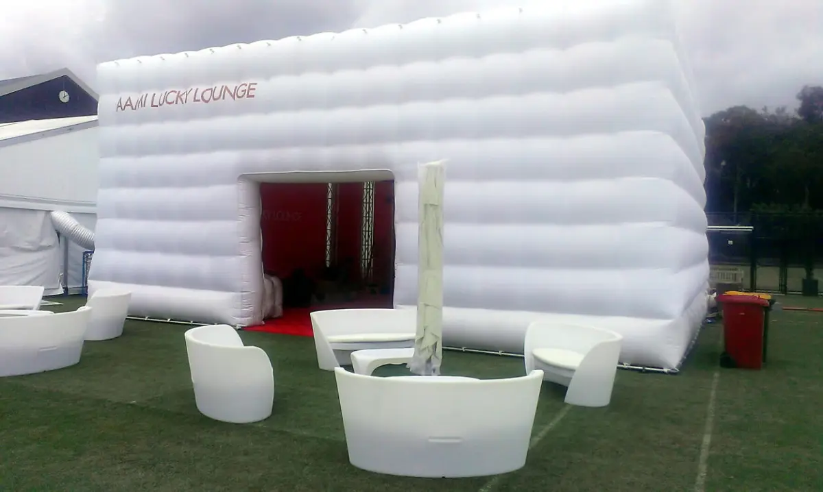 custom-inflatable-lounge