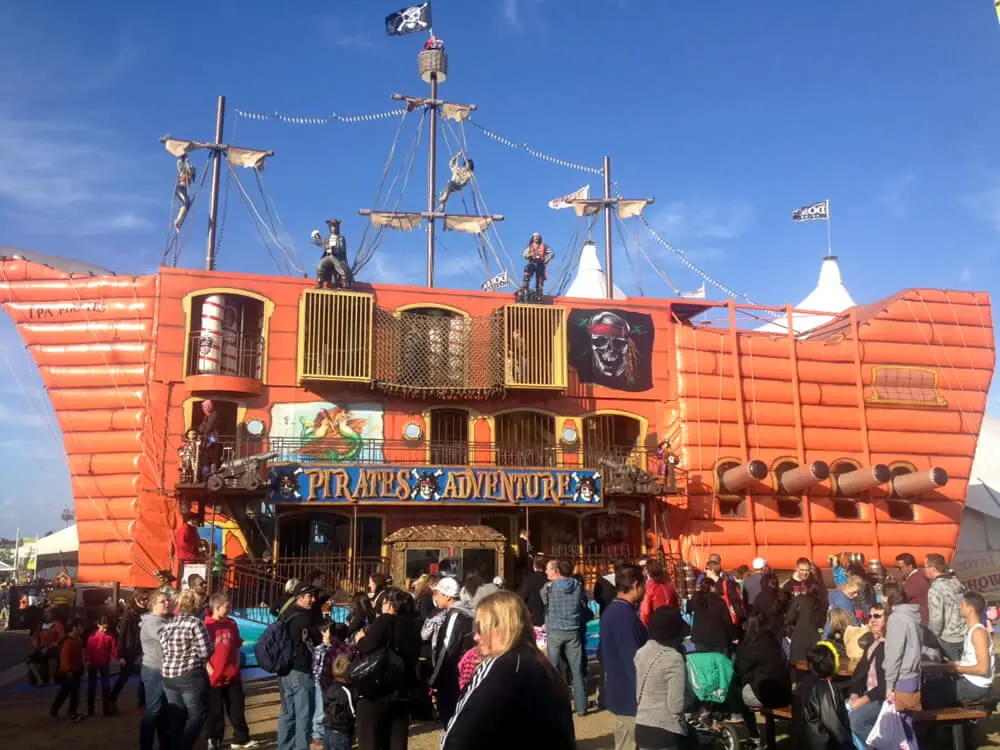 custom-ship-inflatable