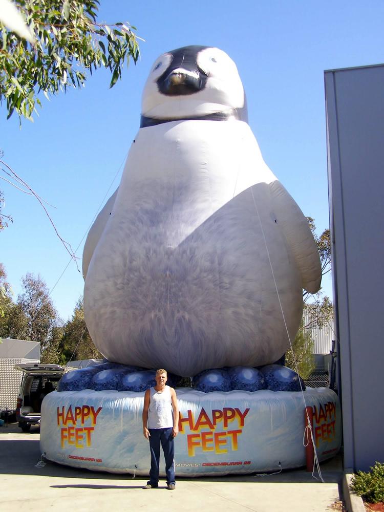 giant-penguin-mascot